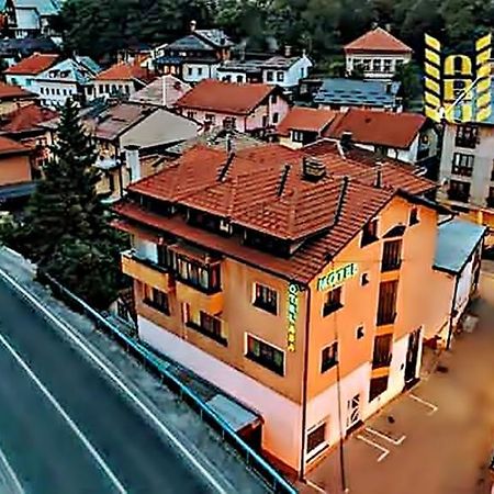 Garni Motel Aba Travnik Buitenkant foto